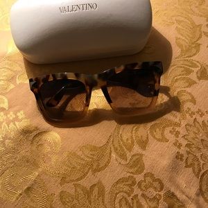 Brand new Valentino women’s sunglasses with case